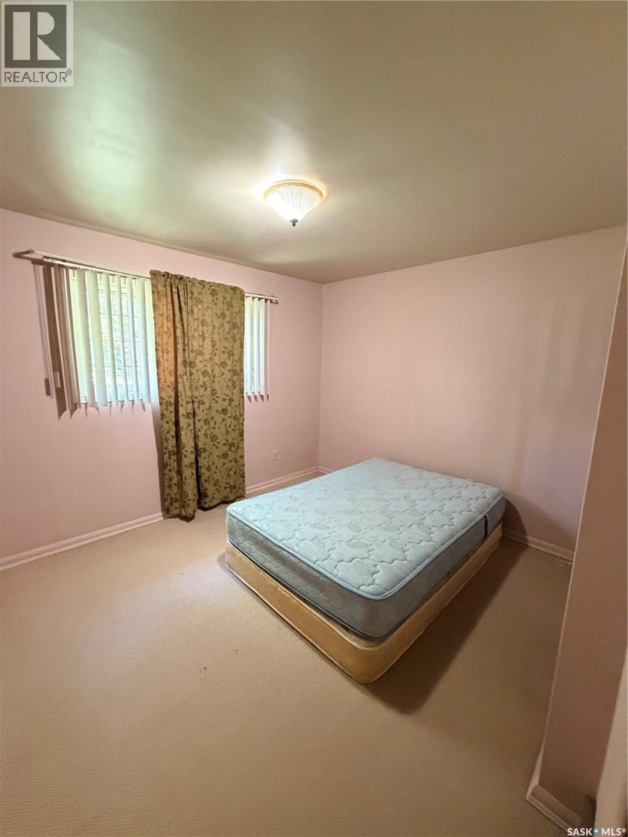 706 3Rd Street E, Shaunavon, SK