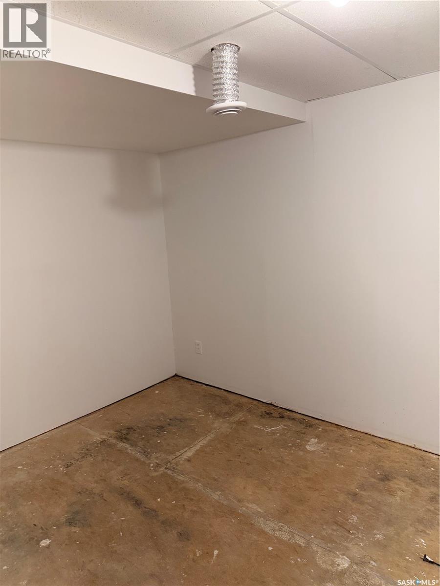 706 3Rd Street E, Shaunavon, SK