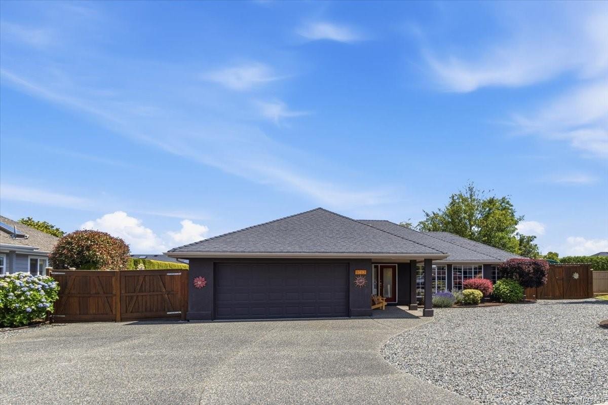 769 Anson Pl, Qualicum Beach, BC