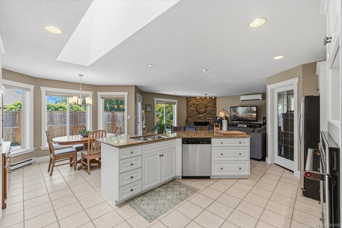 769 Anson Pl, Qualicum Beach, BC