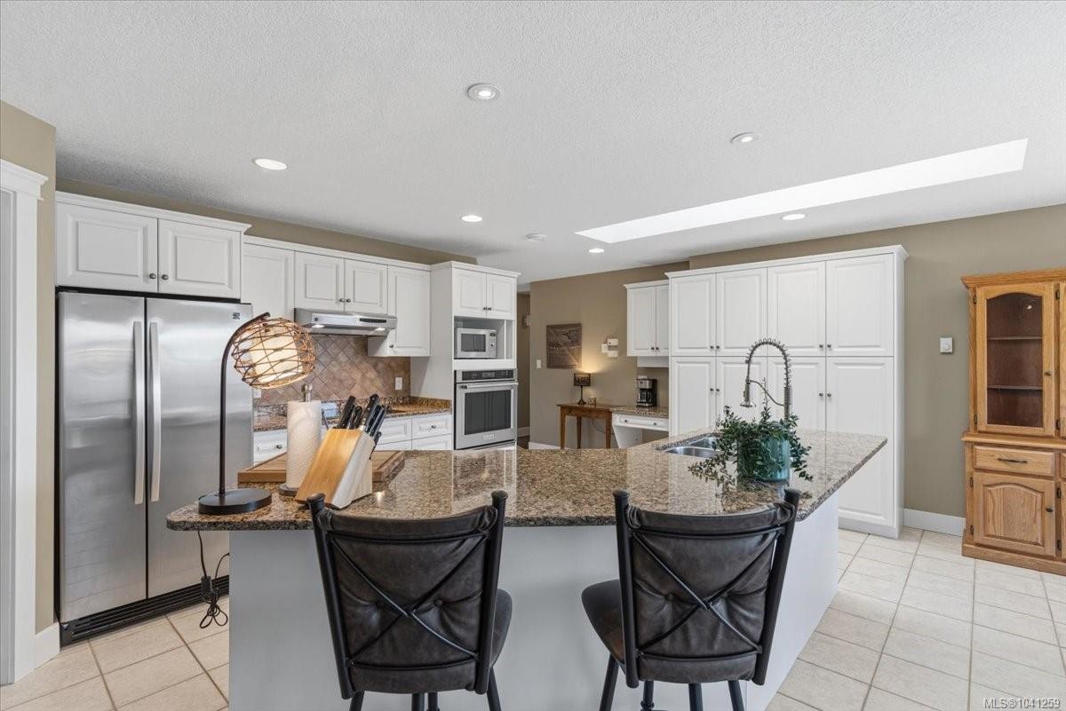 769 Anson Pl, Qualicum Beach, BC