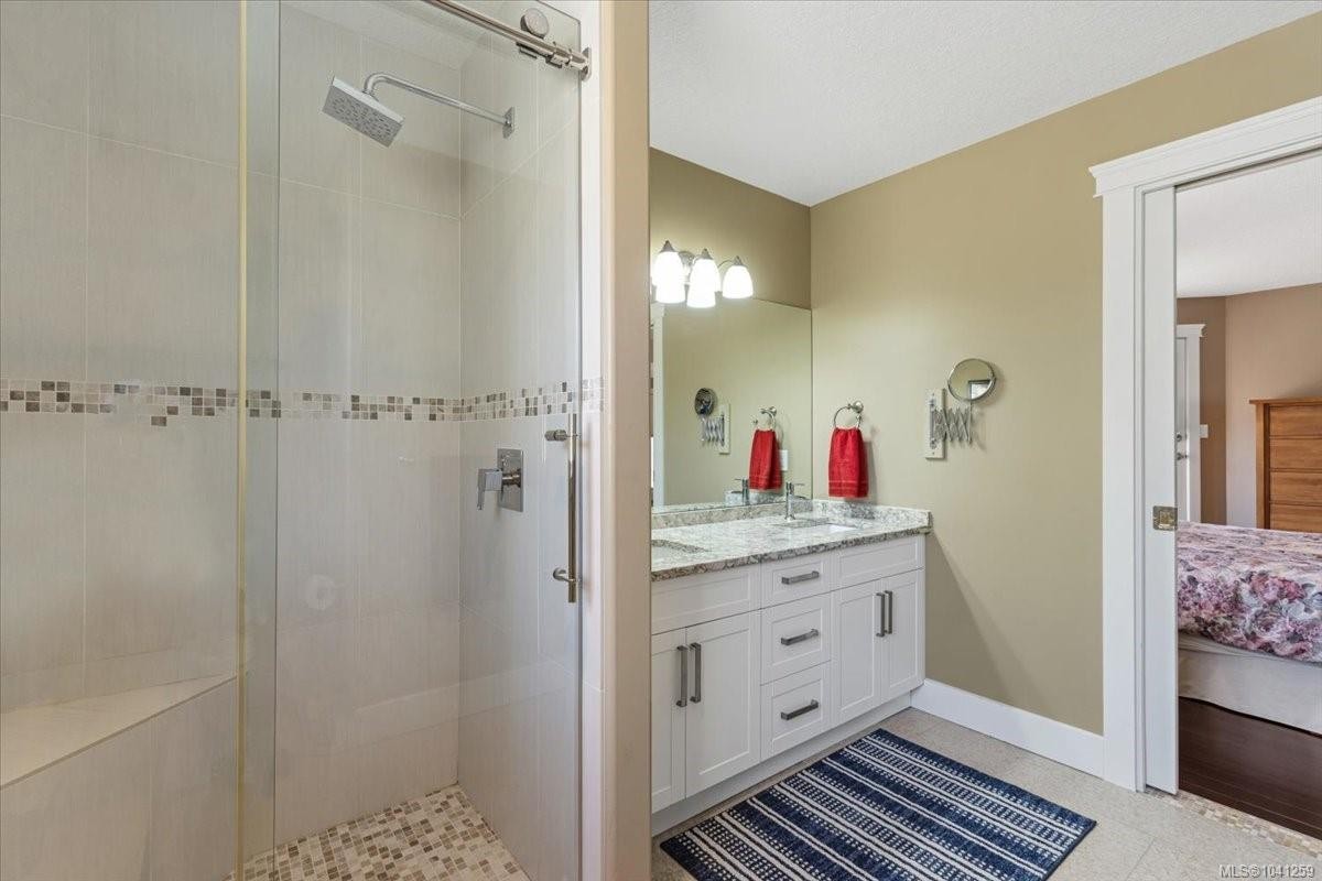 769 Anson Pl, Qualicum Beach, BC