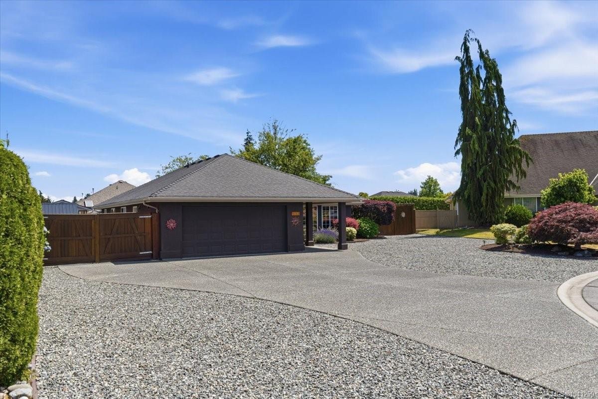 769 Anson Pl, Qualicum Beach, BC