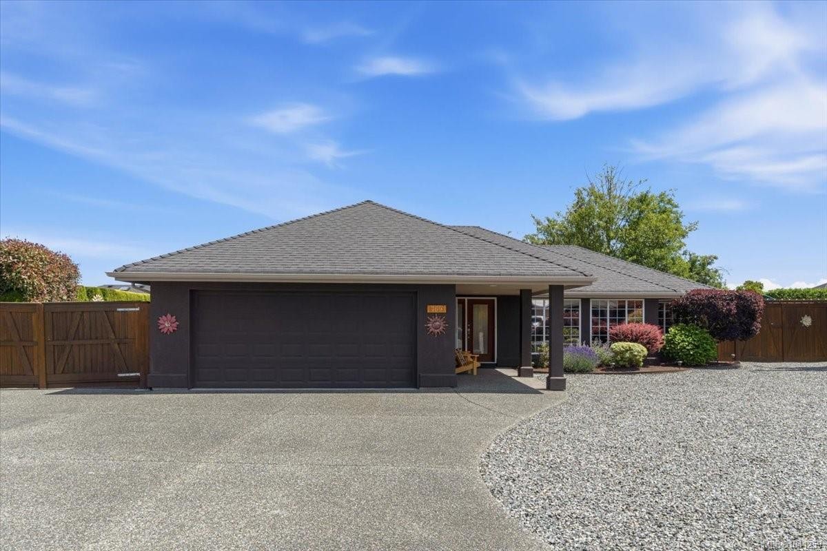 769 Anson Pl, Qualicum Beach, BC