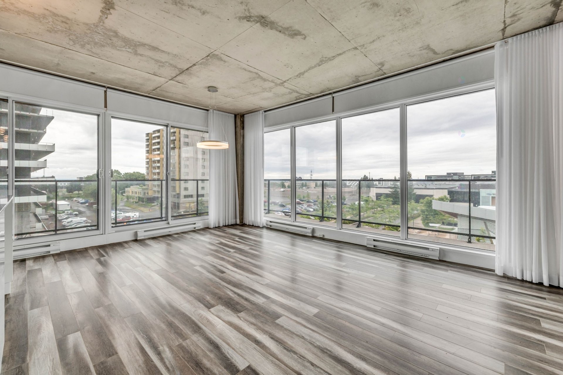 Salle familiale - 521-937 Av. Roland-Beaudin, Québec (Sainte-Foy/Sillery/Cap-Rouge), QC
