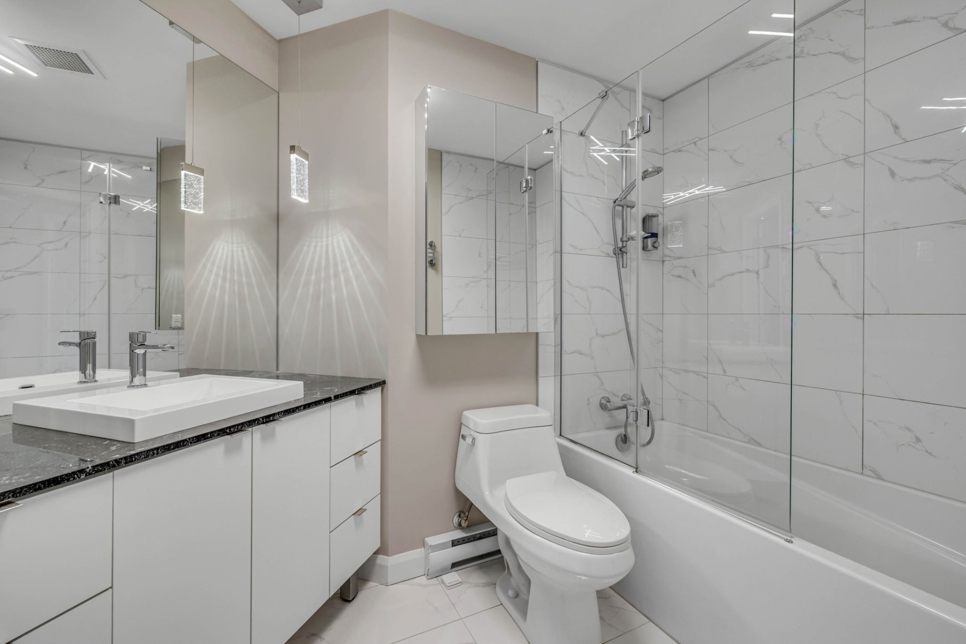 Salle de bains - 521-937 Av. Roland-Beaudin, Québec (Sainte-Foy/Sillery/Cap-Rouge), QC