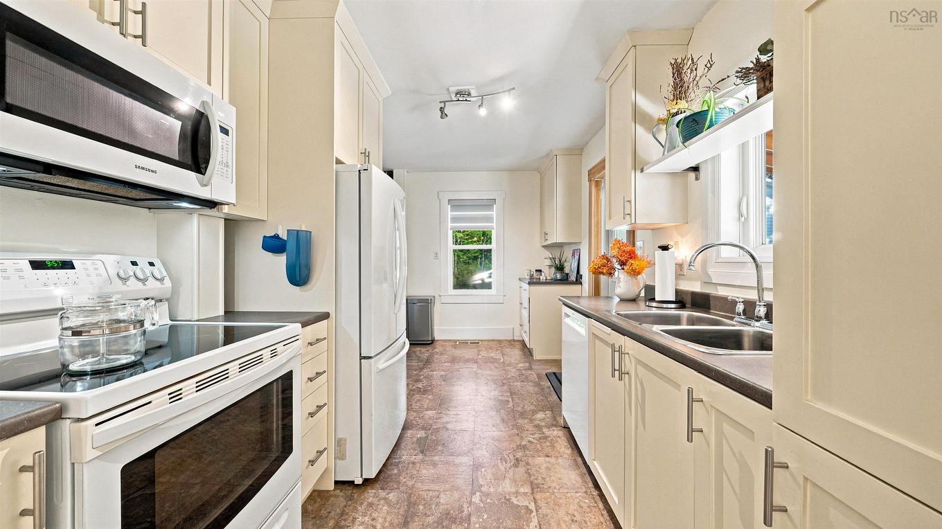 35 Riverside Lane, Enfield, NS