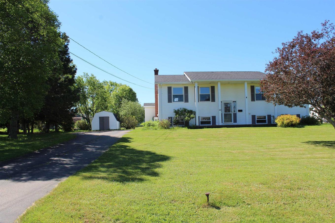 22 Maclauchlan Drive, Stratford, PE