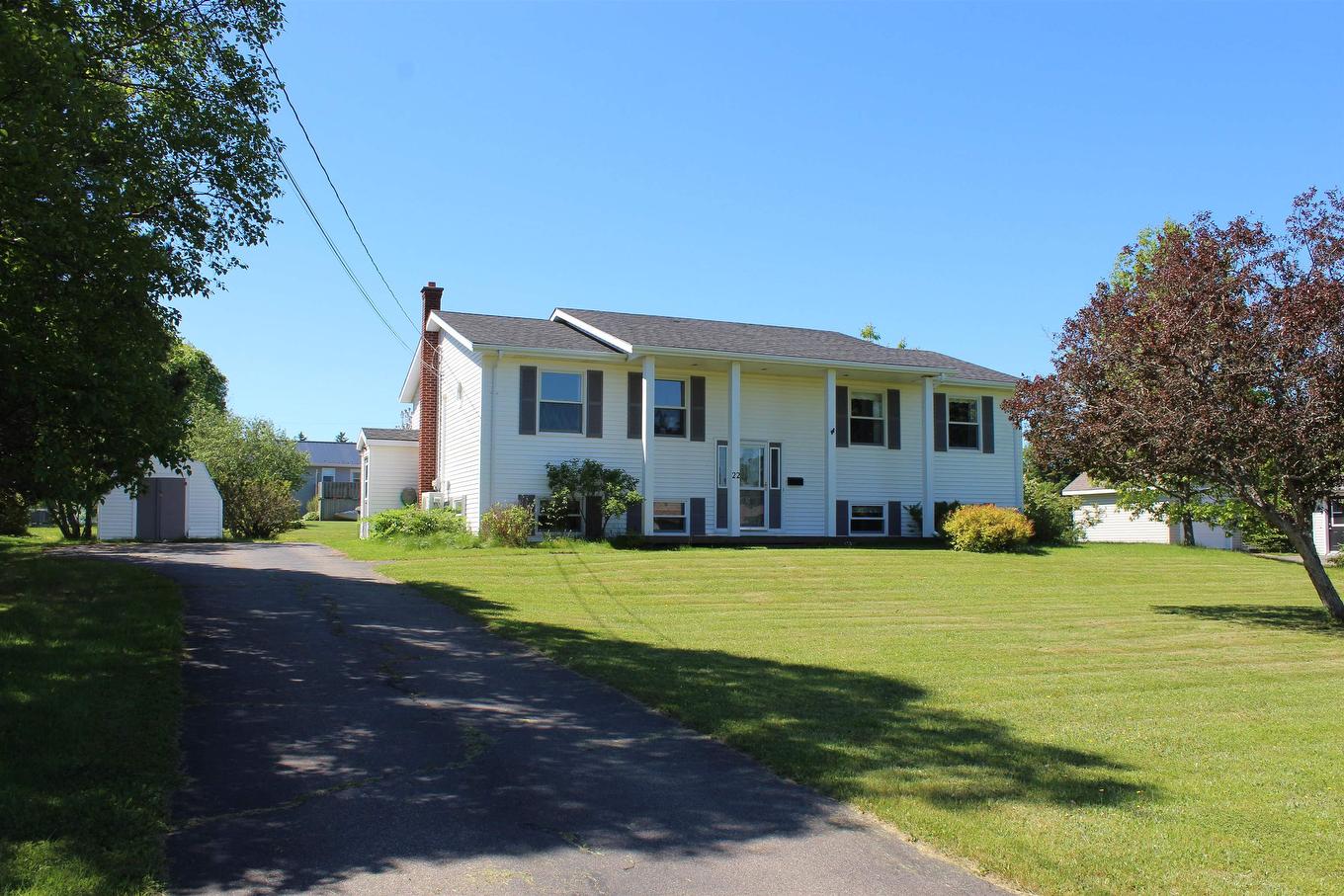 22 Maclauchlan Drive, Stratford, PE