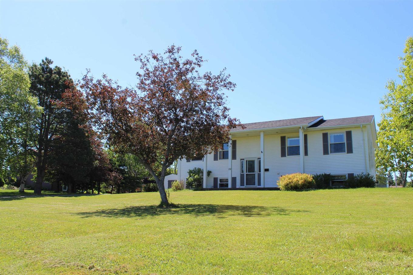 22 Maclauchlan Drive, Stratford, PE