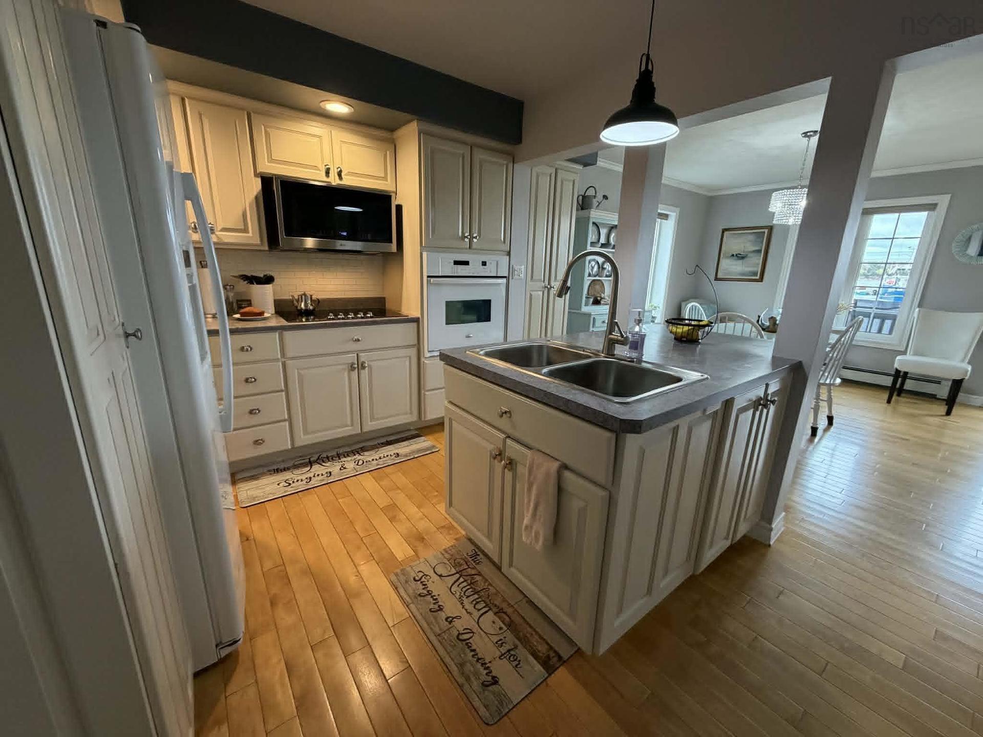 15421 Cabot Trail, Chéticamp, NS
