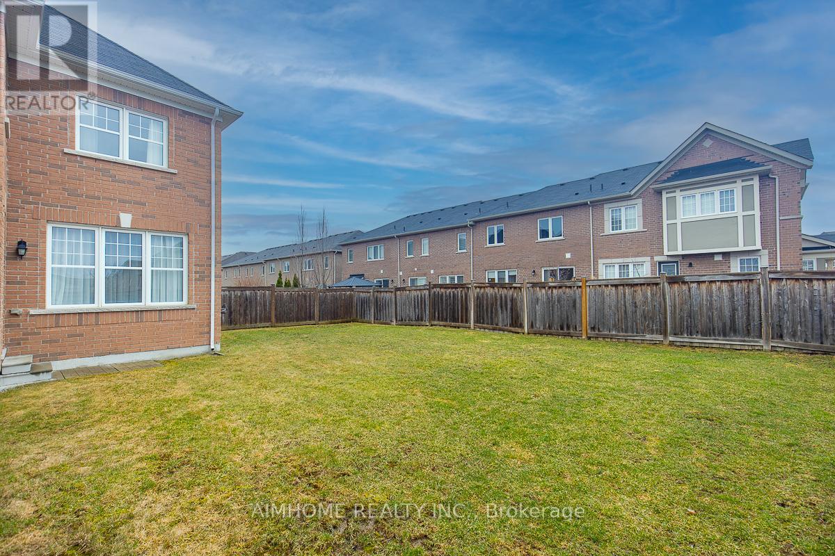 246 Thomas Phillips Drive, Aurora, ON