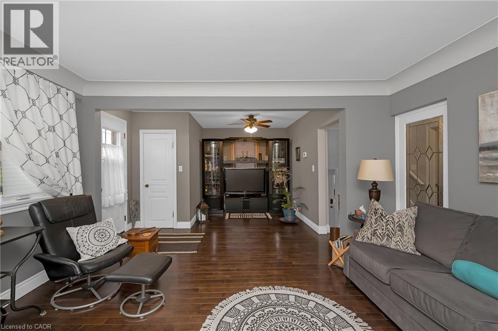 2 Cherry Avenue, Grimsby, ON