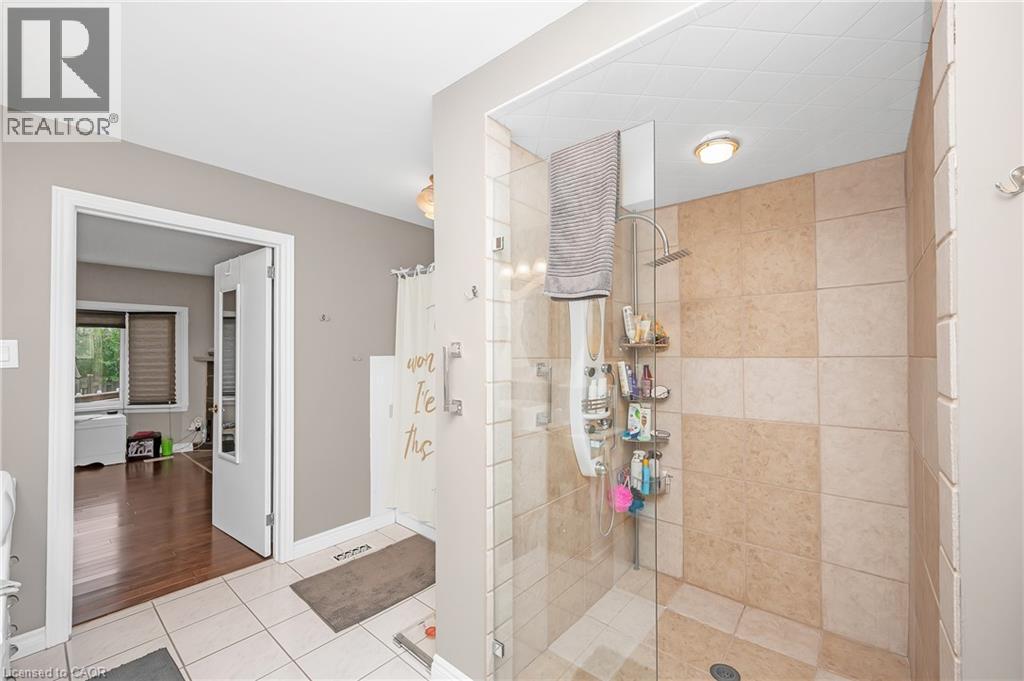 2 Cherry Avenue, Grimsby, ON