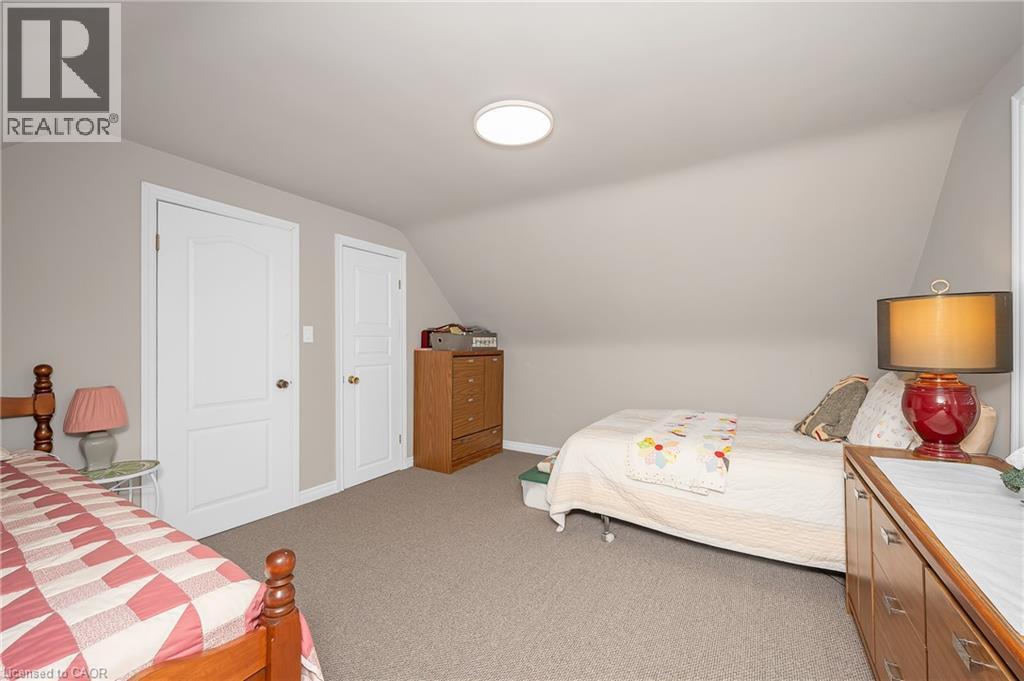 2 Cherry Avenue, Grimsby, ON