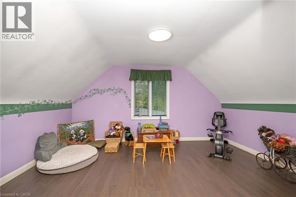 2 Cherry Avenue, Grimsby, ON
