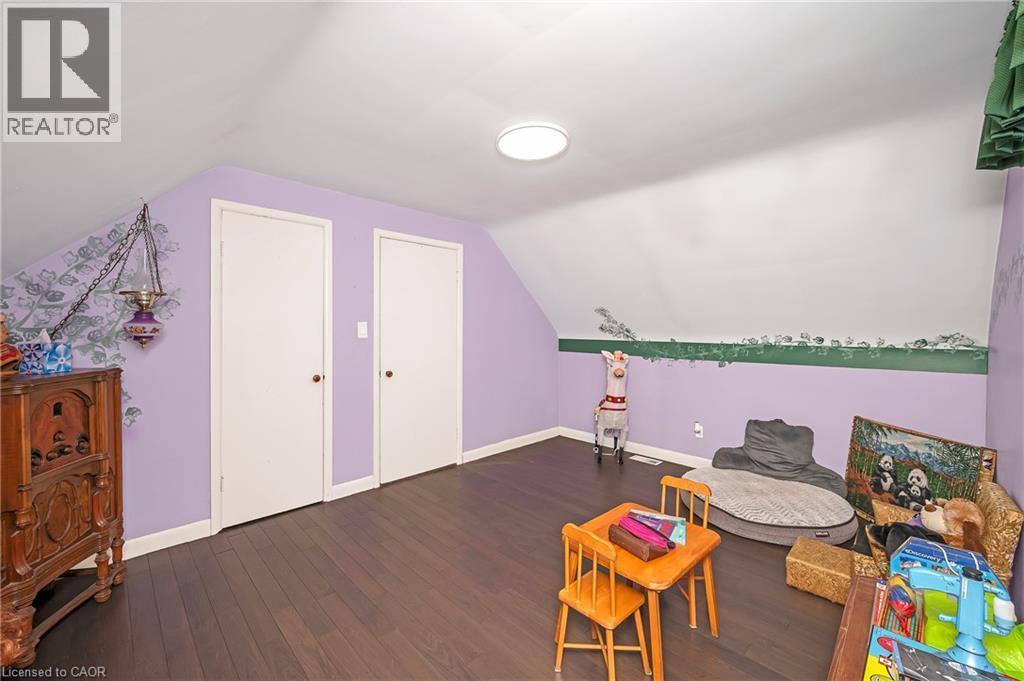 2 Cherry Avenue, Grimsby, ON