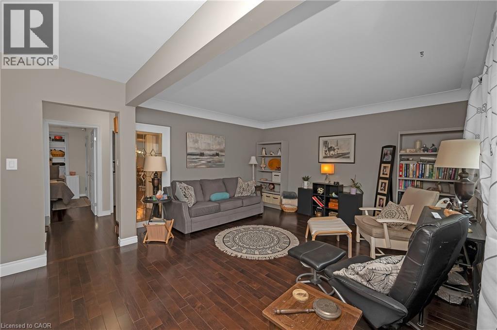 2 Cherry Avenue, Grimsby, ON
