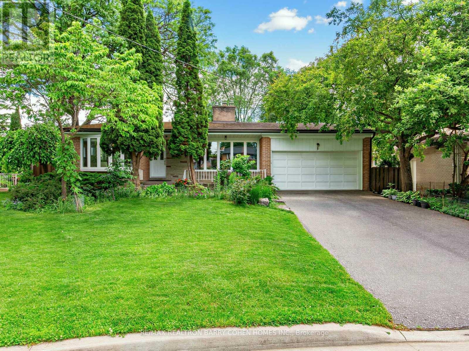 8 Boldmere Crescent, Toronto, ON