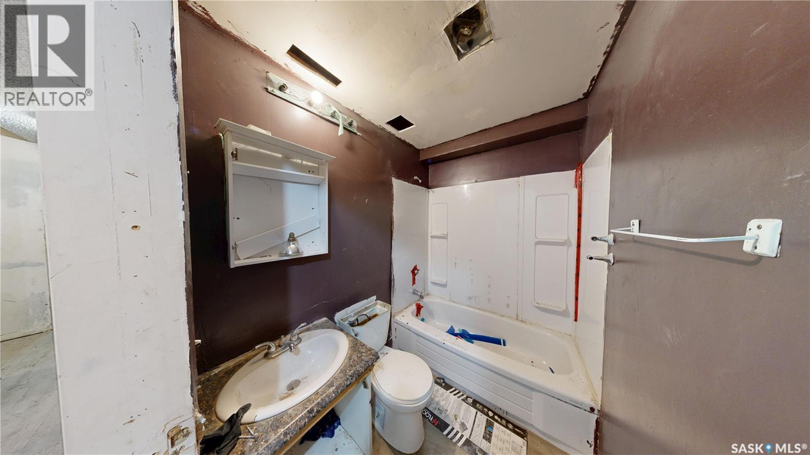 1633 Retallack Street, Regina, SK - Indoor Photo Showing Bathroom