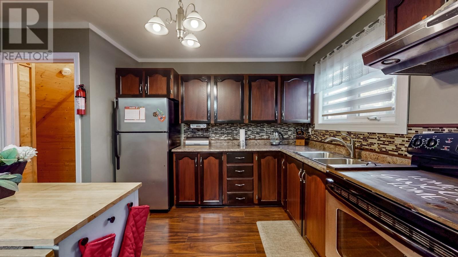 92 Watson Crescent, St. John'S, NL