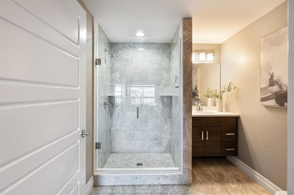 321-5840 Newman, Lasalle, ON
