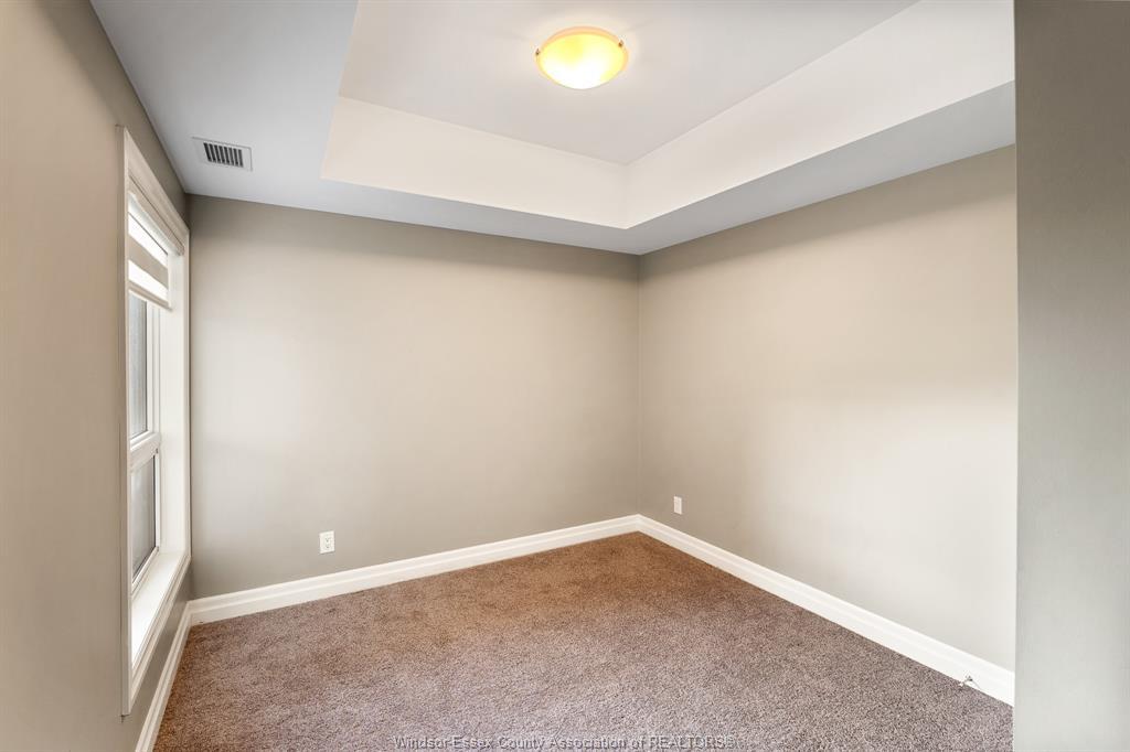 321-5840 Newman, Lasalle, ON