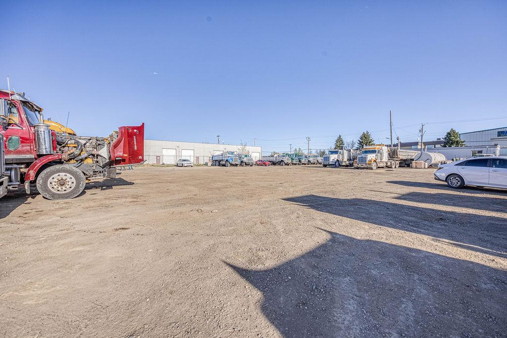 3652 74 Ave Nw, Edmonton, AB