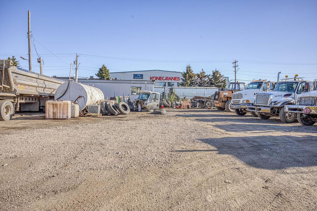3652 74 Ave Nw, Edmonton, AB