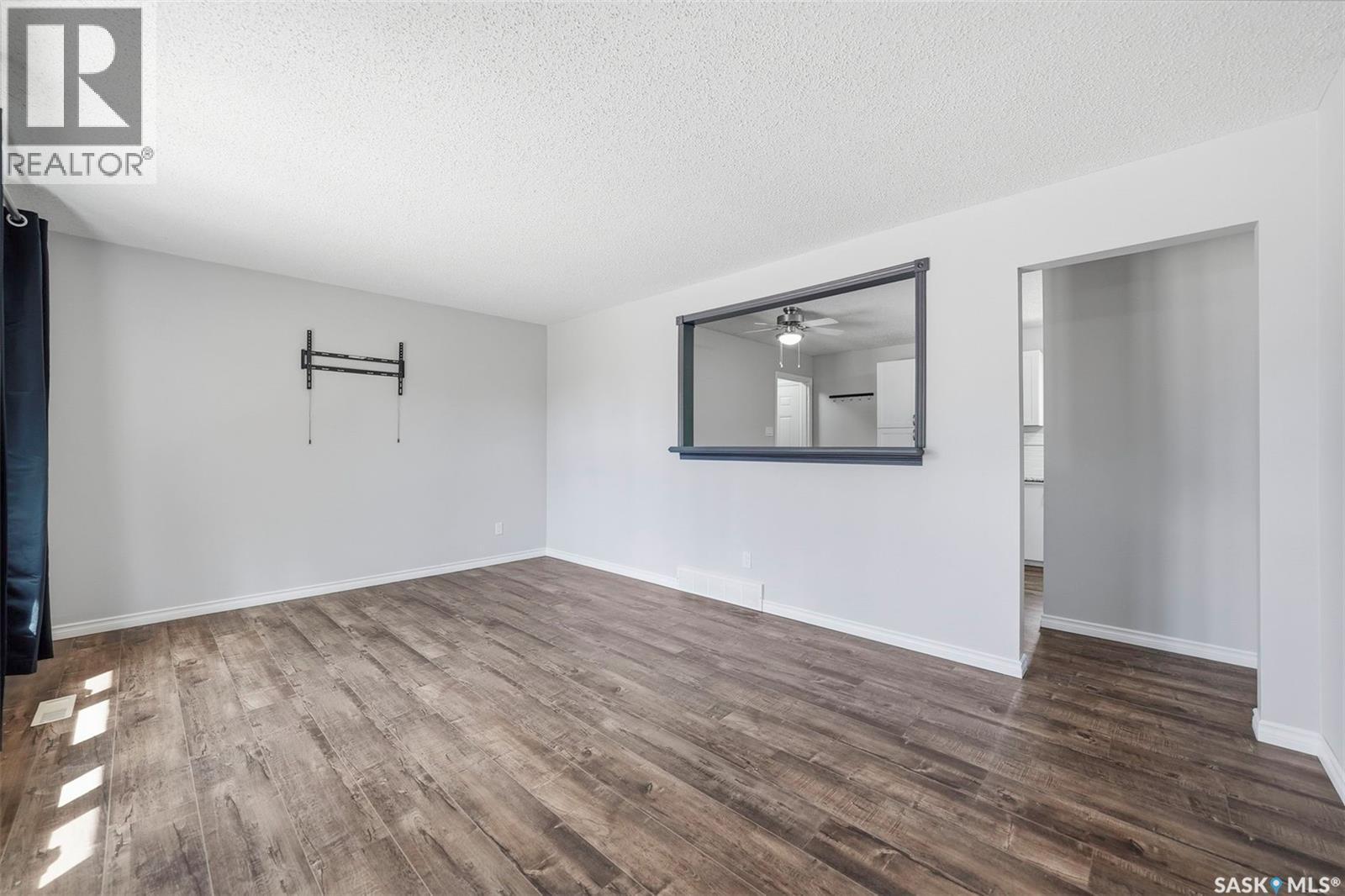 106 Sclandens Place, Saskatoon, SK