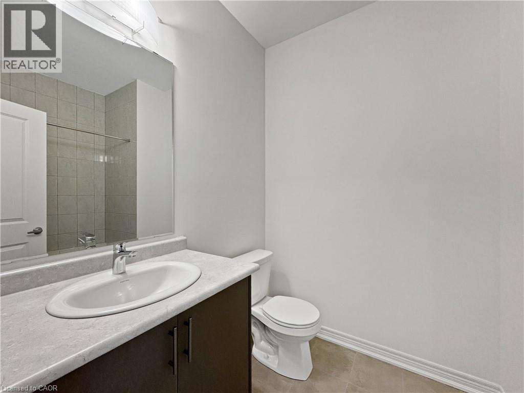 SECOND FLOOR BATHROOM - 82 Gledhill Crescent, Cambridge, ON - Indoor Photo Showing Bathroom
