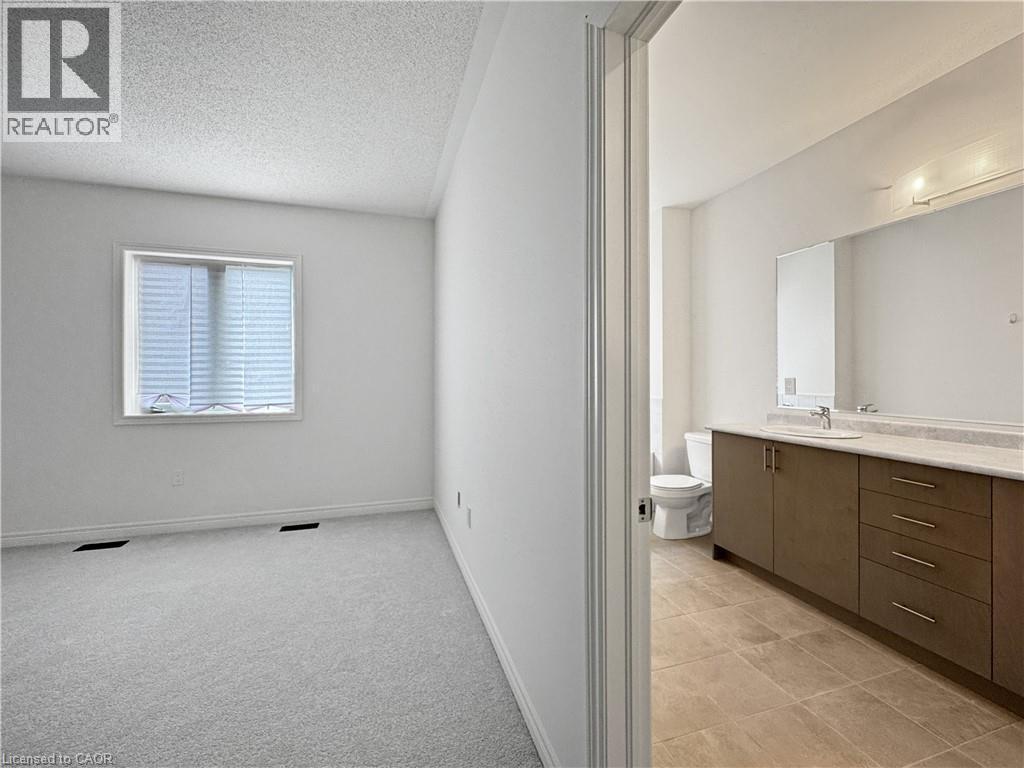 PRIMARY ENSUITE - 82 Gledhill Crescent, Cambridge, ON - Indoor Photo Showing Bathroom