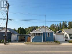 33 WALLINGER Avenue Kimberley, BC V1A 1Y6