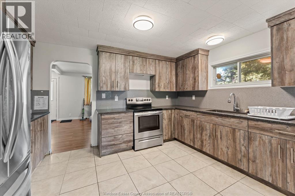 3555 County Rd 42, Windsor, ON