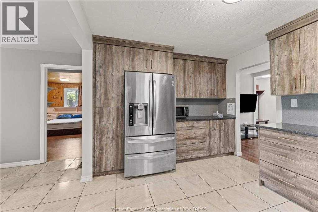 3555 County Rd 42, Windsor, ON