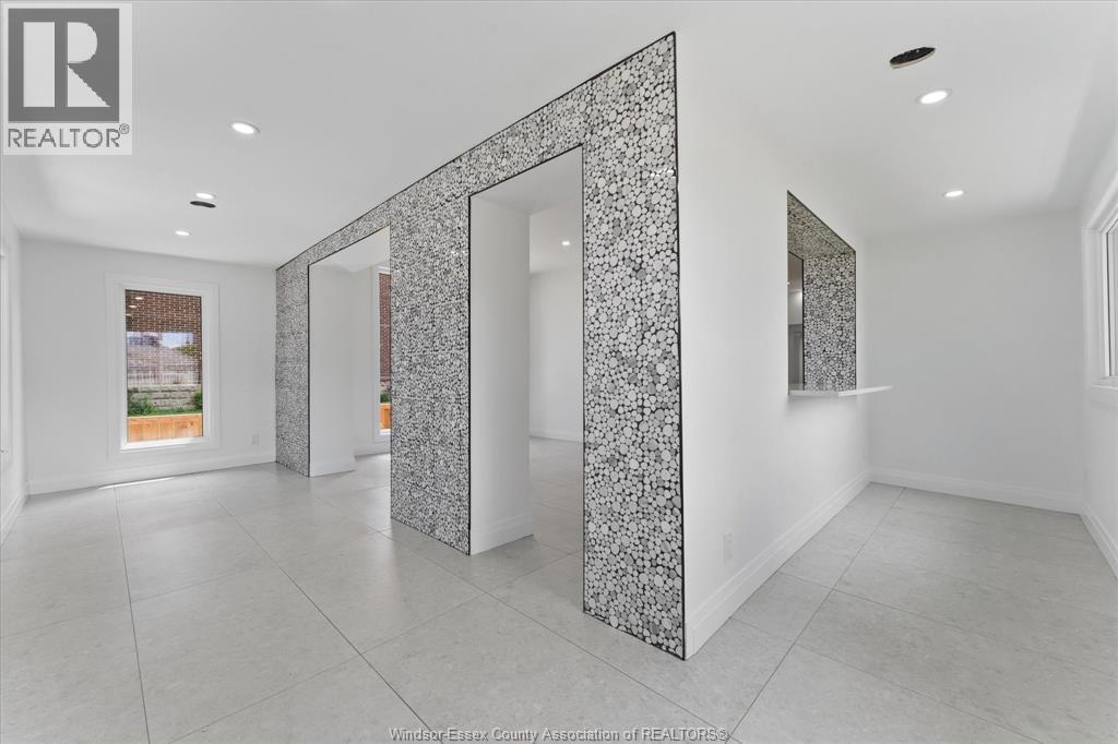 229 Aylmer, Windsor, ON
