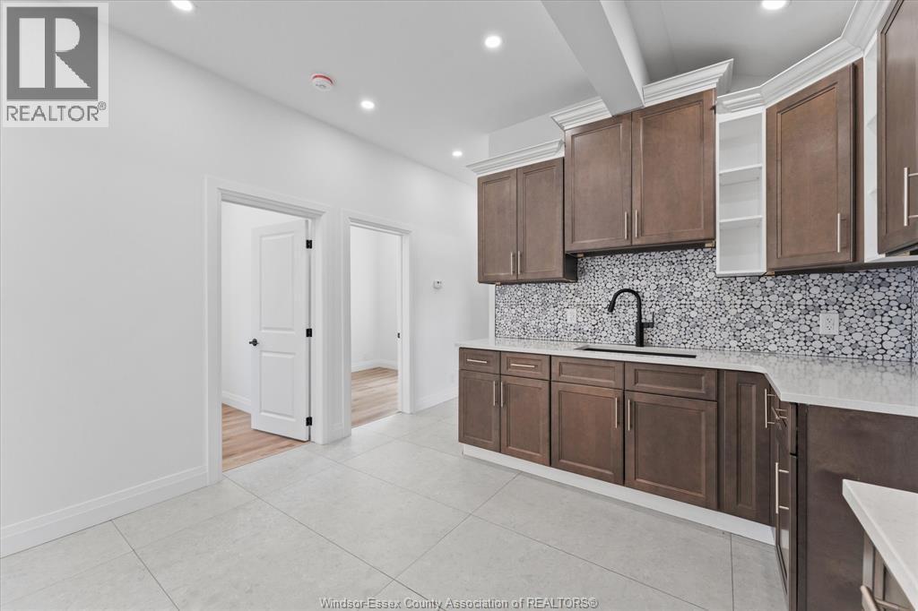229 Aylmer, Windsor, ON
