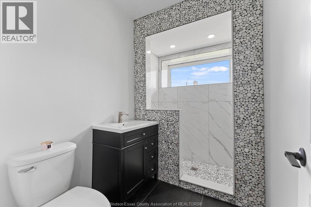 229 Aylmer, Windsor, ON