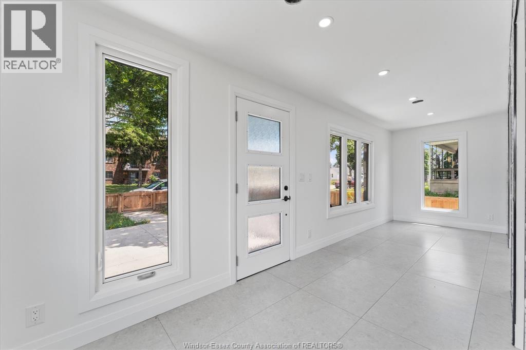 229 Aylmer, Windsor, ON