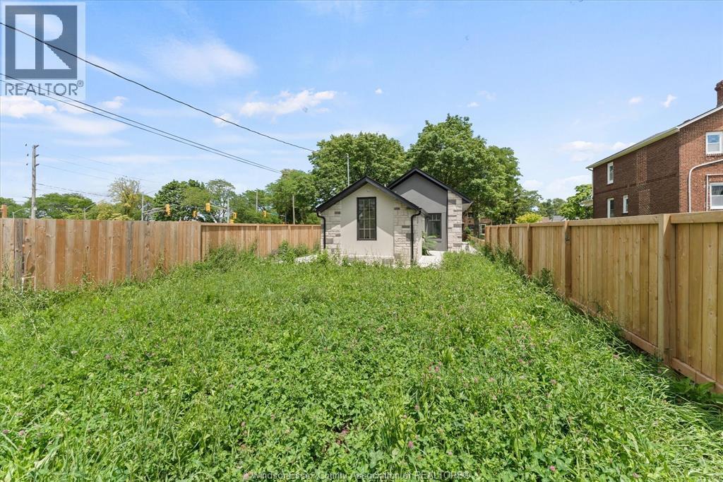 229 Aylmer, Windsor, ON