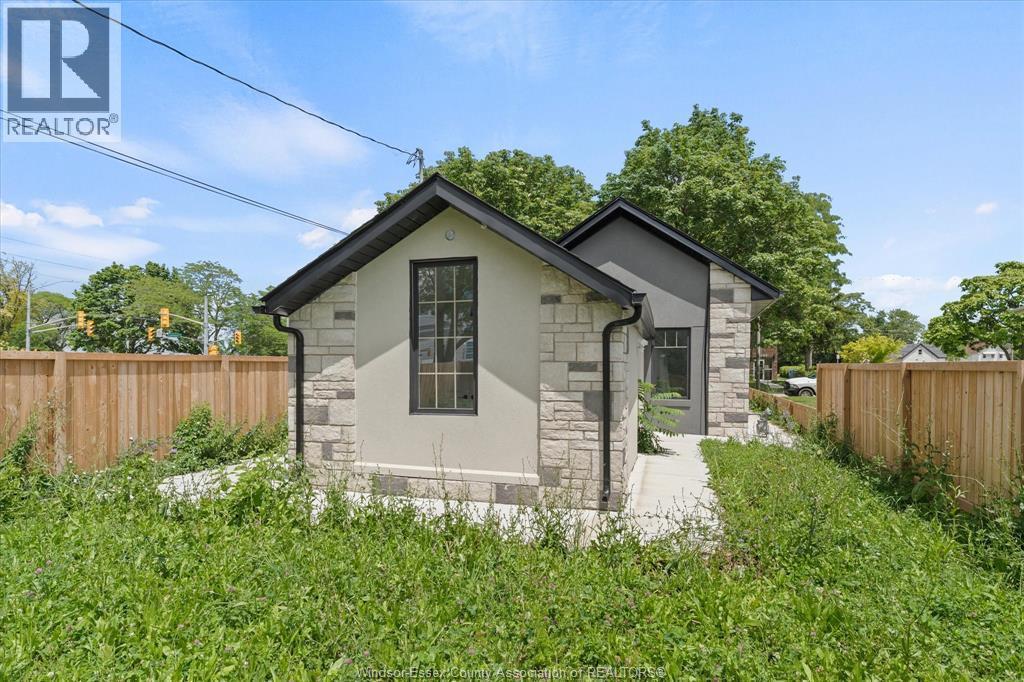 229 Aylmer, Windsor, ON