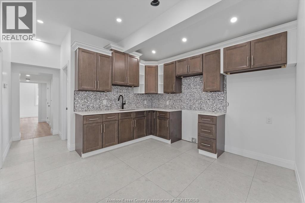 229 Aylmer, Windsor, ON