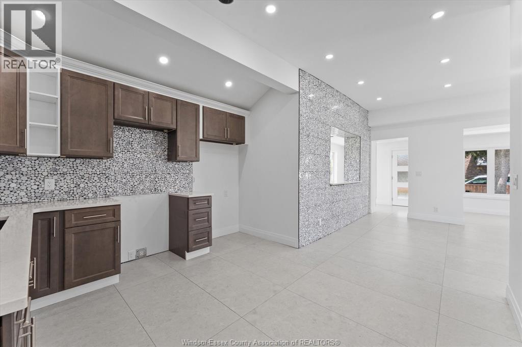 229 Aylmer, Windsor, ON