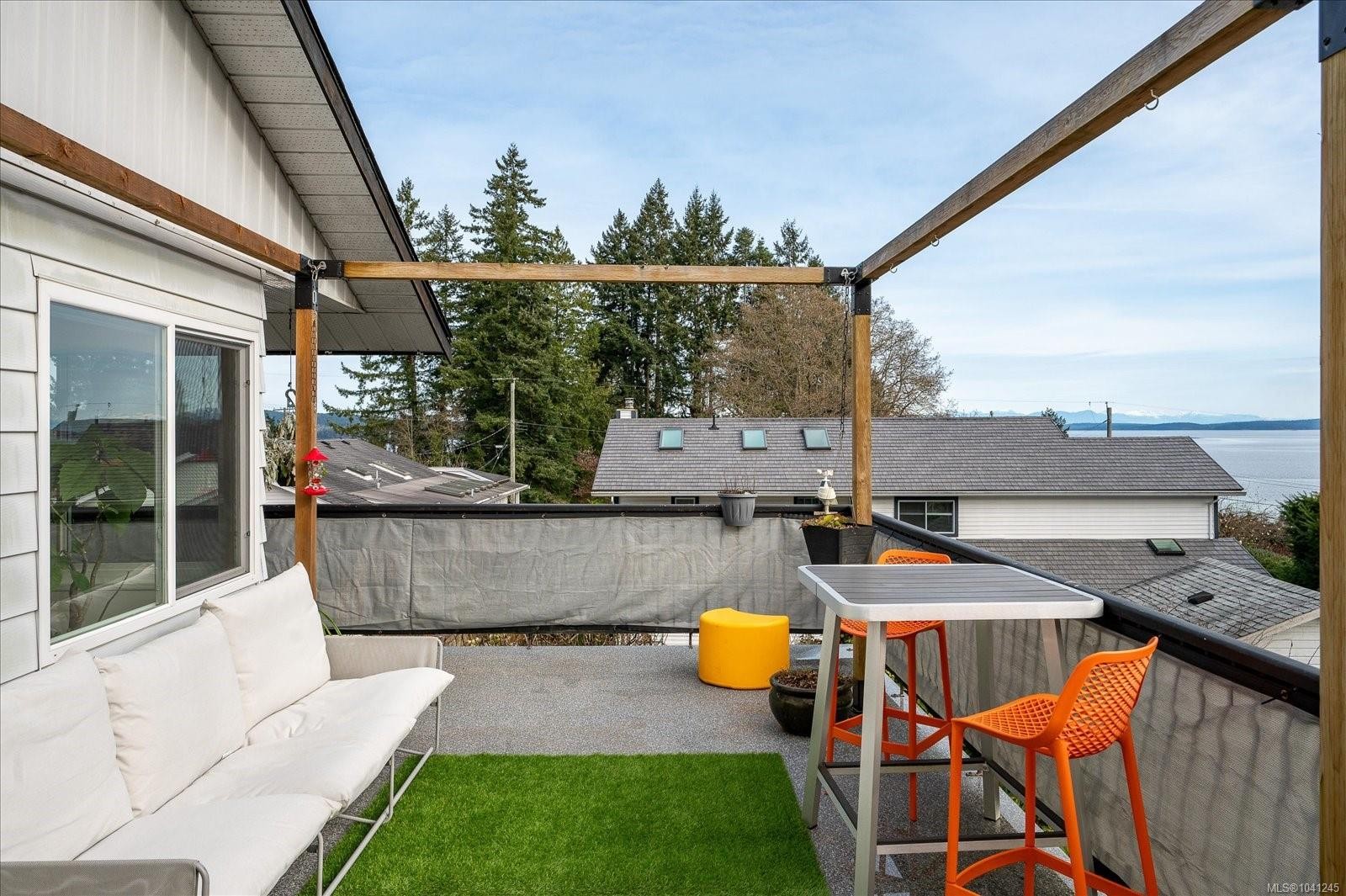 11041 Chemainus Rd, Ladysmith, BC