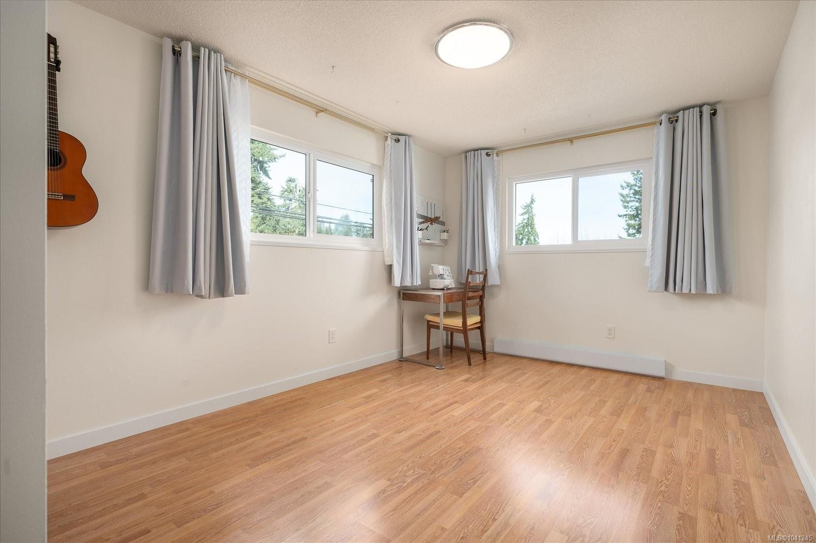 11041 Chemainus Rd, Ladysmith, BC