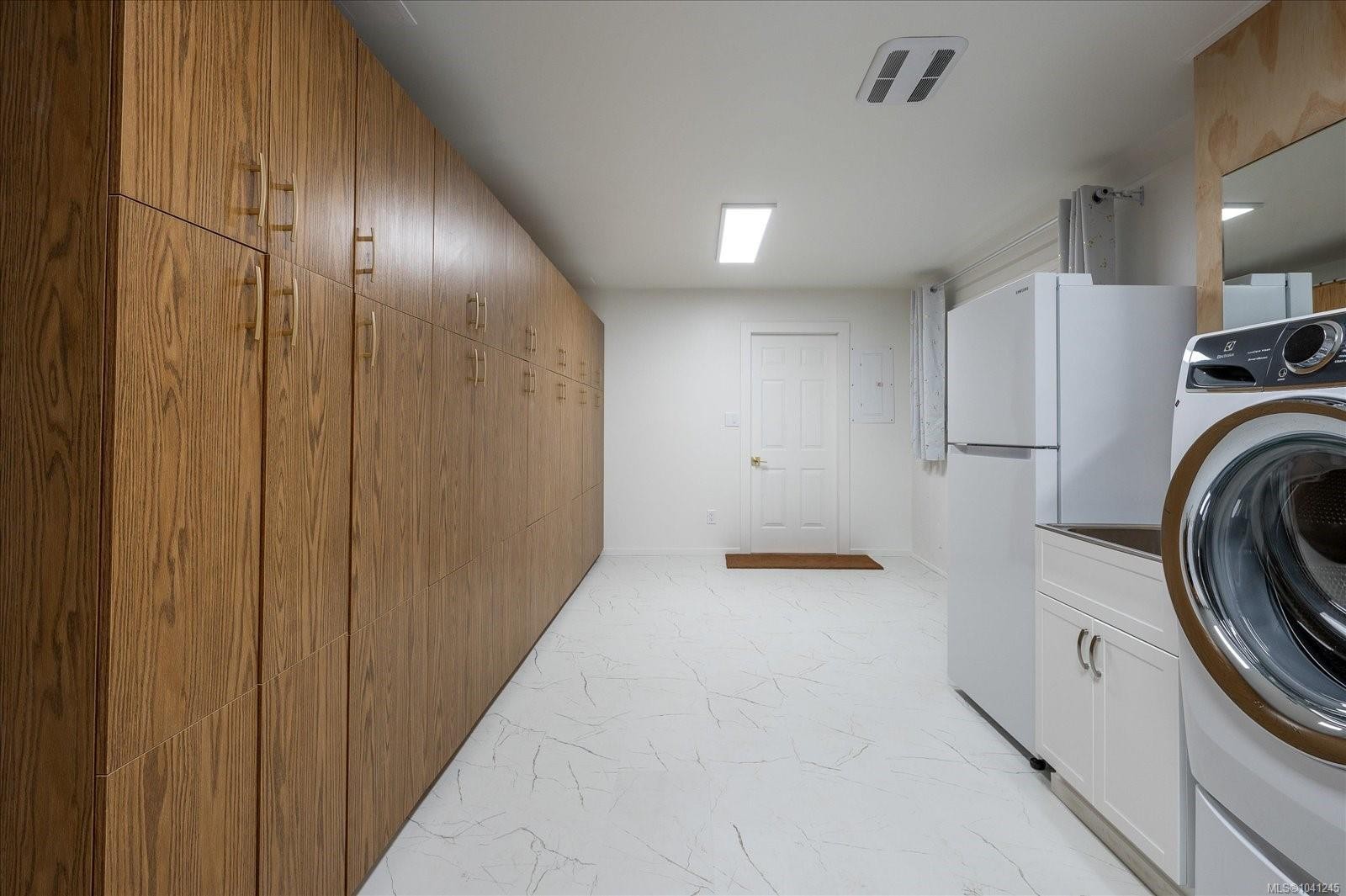 11041 Chemainus Rd, Ladysmith, BC