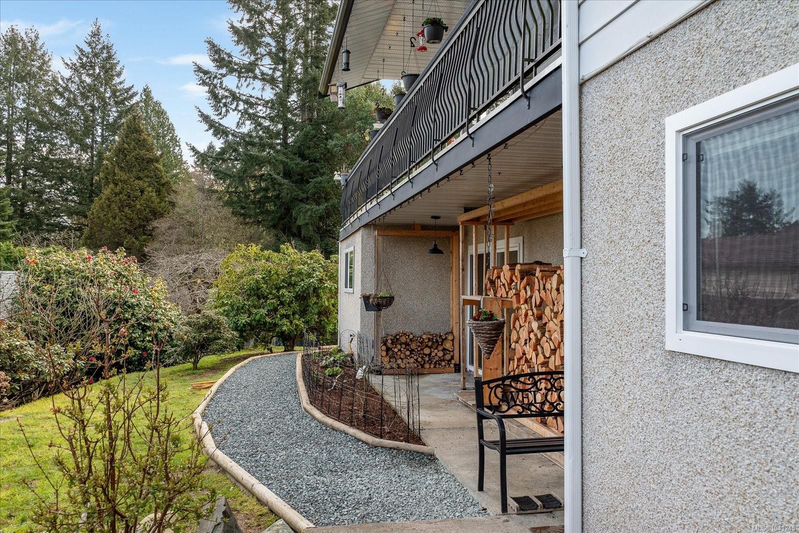 11041 Chemainus Rd, Ladysmith, BC