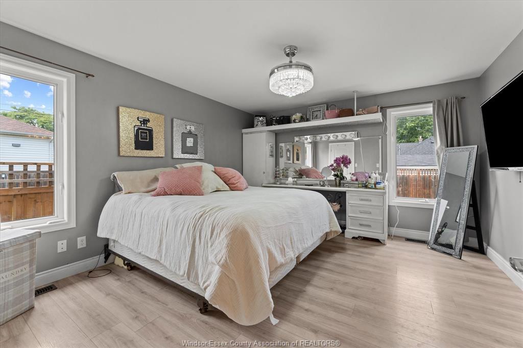 2498 Bernard, Windsor, ON