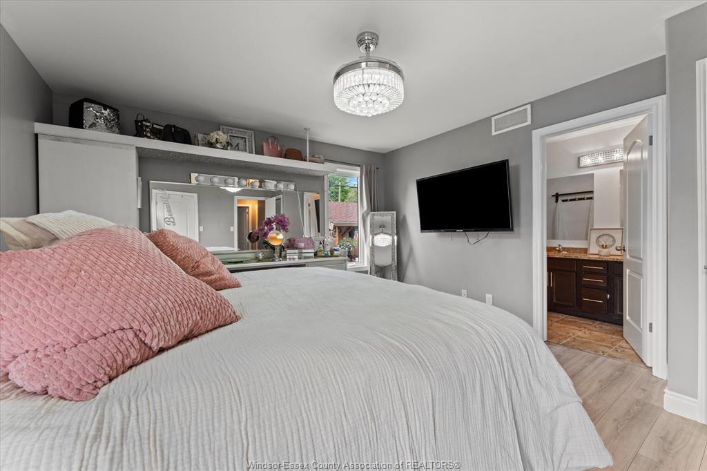 2498 Bernard, Windsor, ON