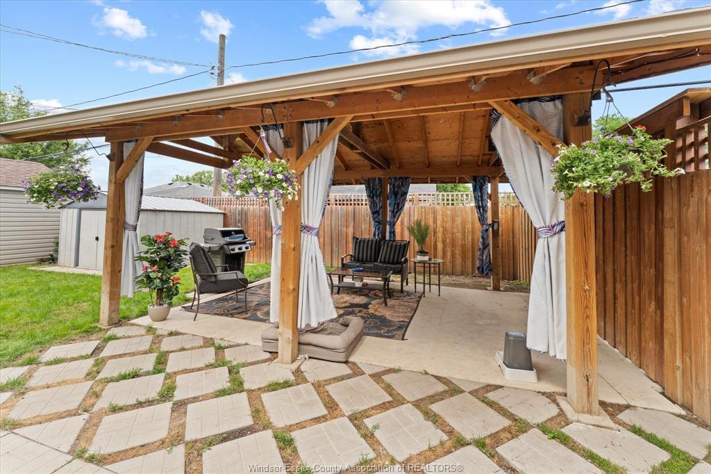 2498 Bernard, Windsor, ON